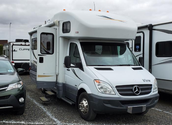 RV receiving solar installation